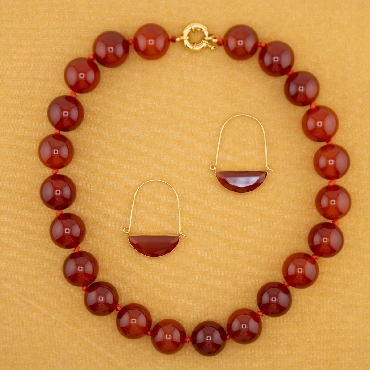 CARNELIA Stone Necklace